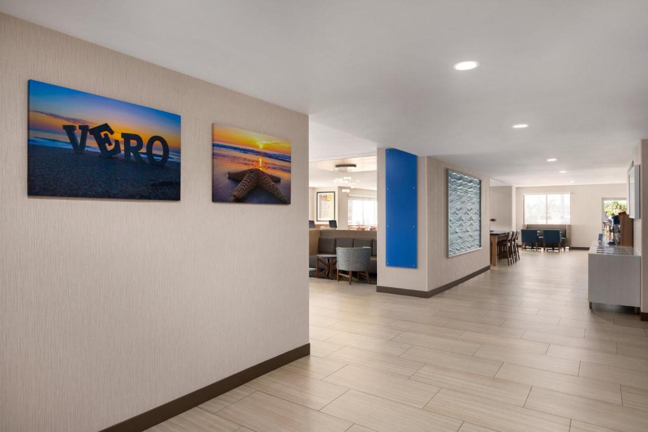 Holiday Inn Express Vero Beach-West I-95 By Ihg Exterior foto