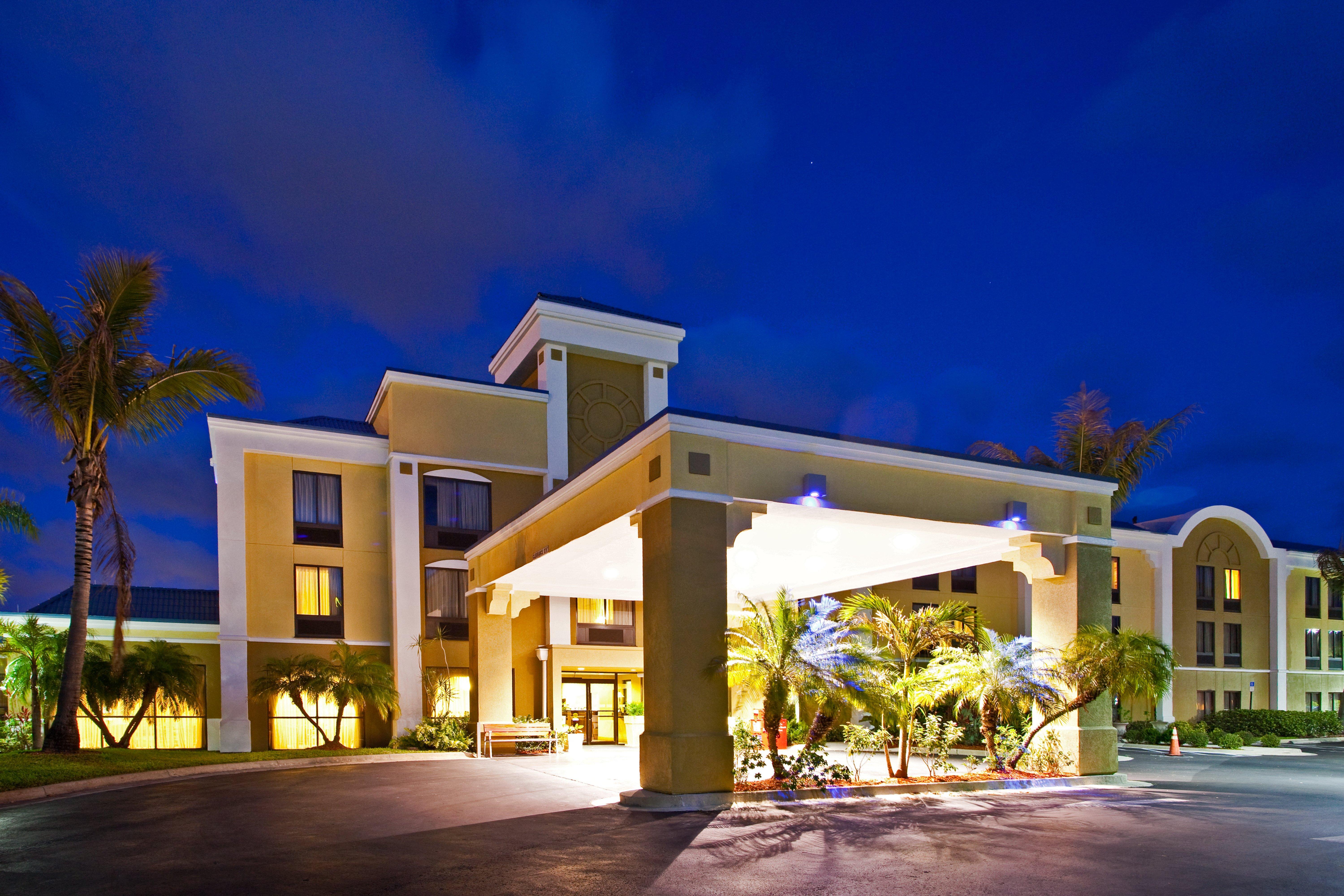 Holiday Inn Express Vero Beach-West I-95 By Ihg Exterior foto