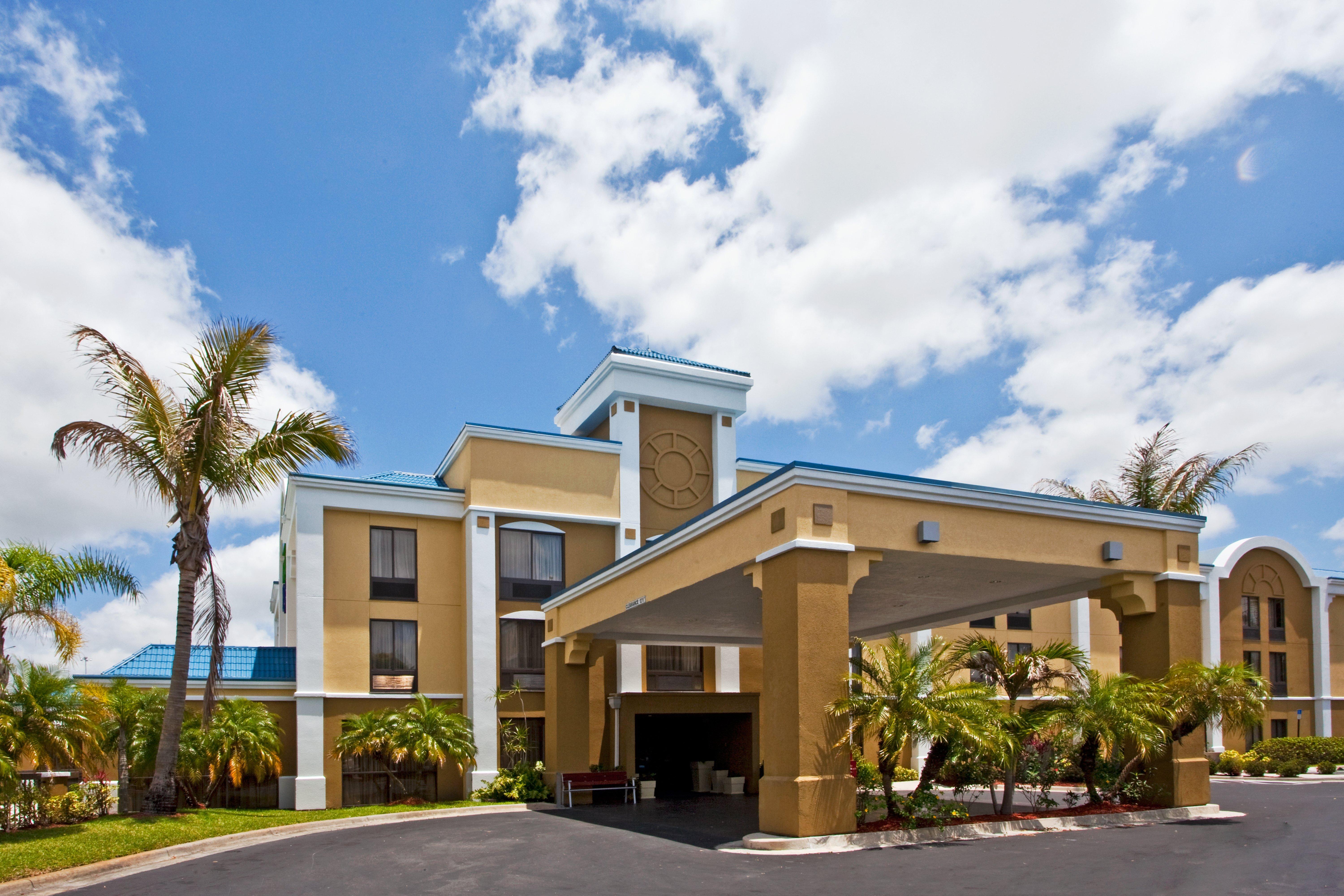 Holiday Inn Express Vero Beach-West I-95 By Ihg Exterior foto