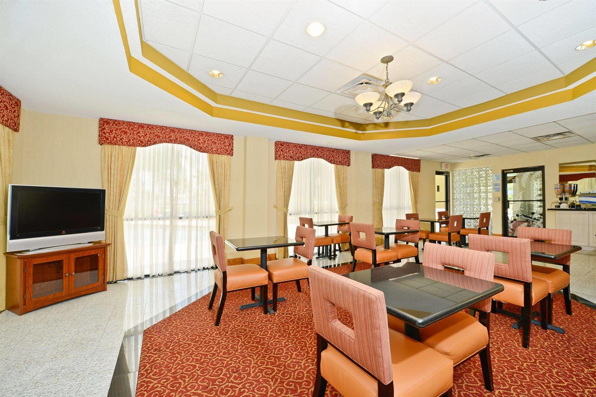 Holiday Inn Express Vero Beach-West I-95 By Ihg Exterior foto